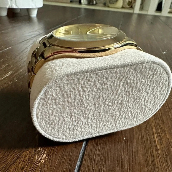 Michael Kors Slim runway watch - Picture 4 of 12